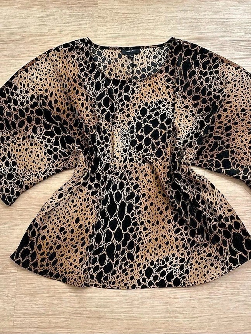 Alfani Women’s Size M Animal Print Dolman Short Sleeve Round Neck Blouse